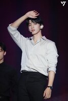 weverse_media_8d6a59f3aeb8437aa00d89f355323f5e909.jpg