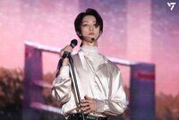 weverse_media_54fe315628e041feaac875f9bbd74d6e489.jpg