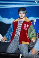 weverse_media_c43d87e78c5846729f15f7ab1c37743f101.jpg