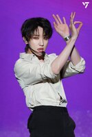 weverse_media_f99c225954af49f6a8a8b651279495dd781.jpg