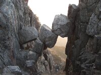 Immortal_Bridge_-_Mt_Tai.JPG