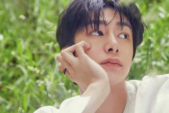 www.marieclairekorea.com